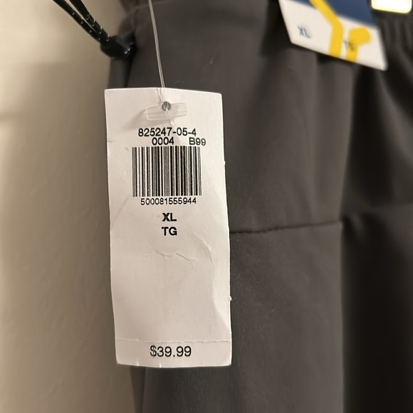 NWT Old Navy Charcoal Grey Men’s Powersoft Coze 7” Shorts - Picture 4 of 4